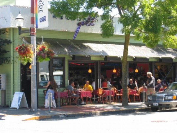 Capitol Hill's Broadway Grill in happier times before mismanagement and a cyber crime scandal destroyed it. 